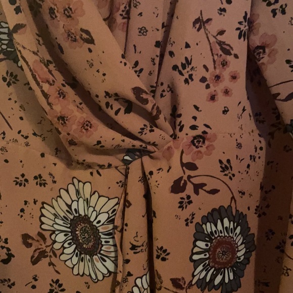 Ladies blouse sunflower print - Picture 3 of 4